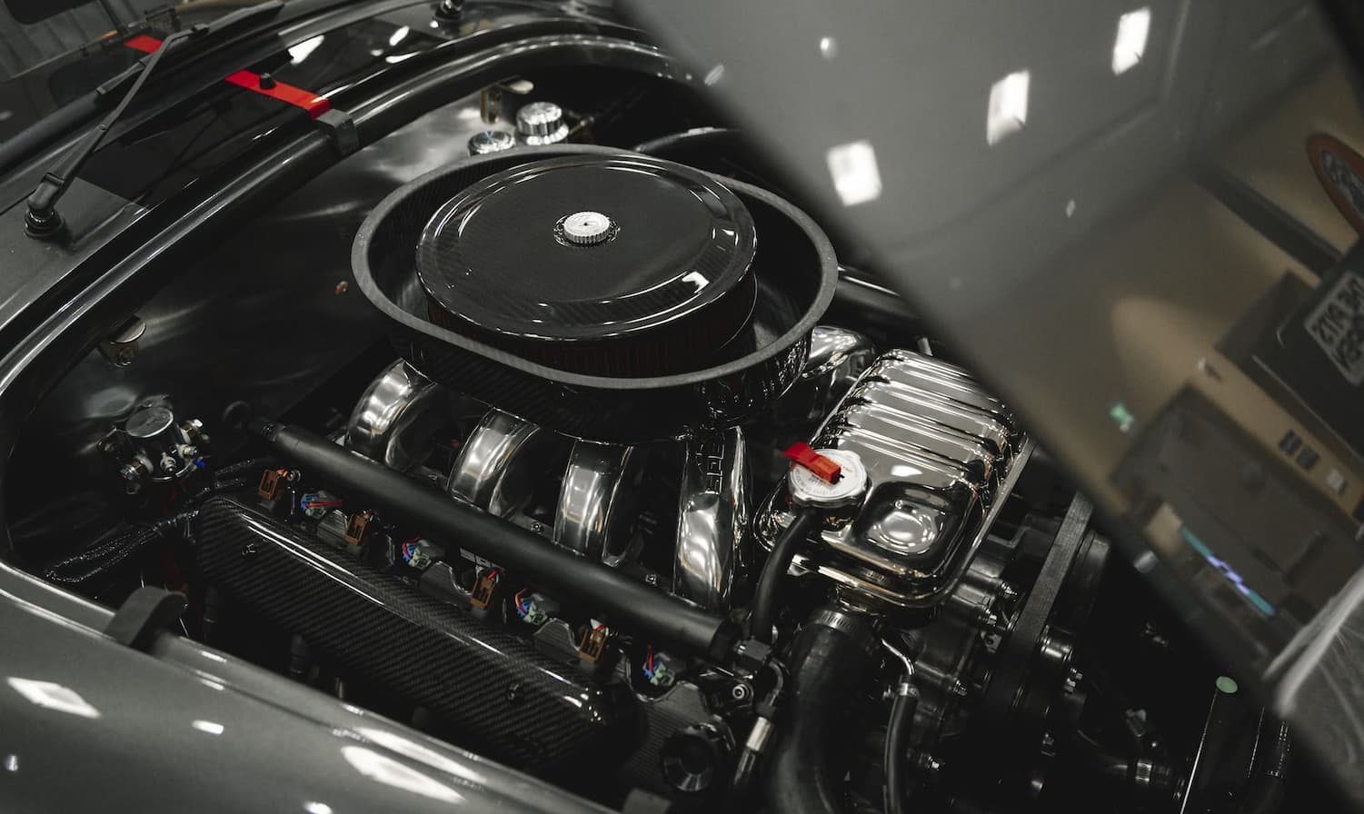 4150 Throttle Body / Carb-Style EFI Compatibility: Ford 7.3 Godzilla 4150 Single Plane Intake Manifold